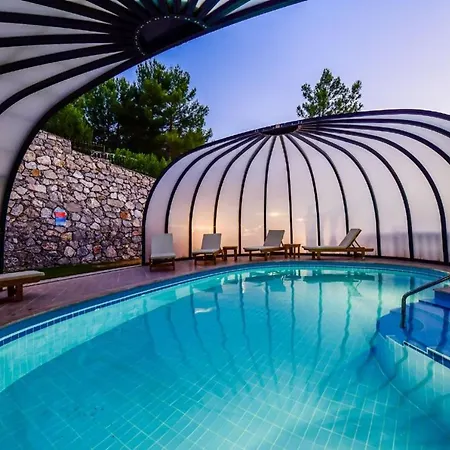 5 Star With 4 Bedrooms, Dalaman 1051 Villa
